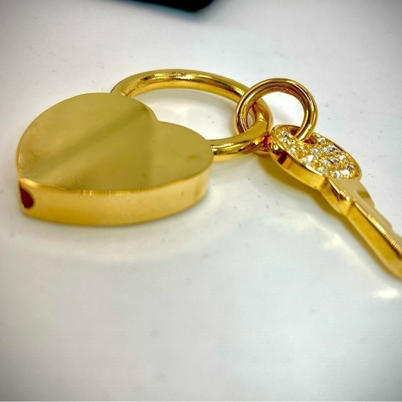 Vintage Joan Rivers Classic Collection Gold Heart and Rhinestone Key Lock Chain - Picture 3 of 5